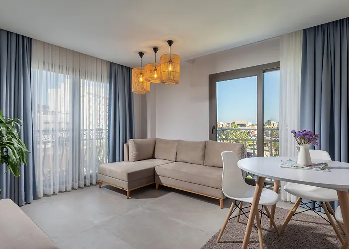 Cumbalica Garden Hotel *